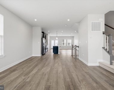 1550 Adamson Way - Photo Thumbnail 13