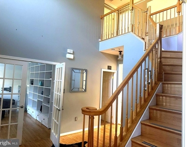 1401 Windjammer Court - Photo Thumbnail 4