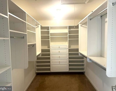 1401 Windjammer Court - Photo Thumbnail 10