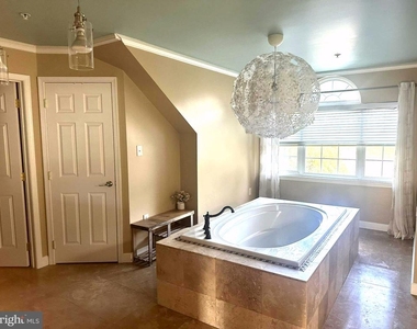 1401 Windjammer Court - Photo Thumbnail 5