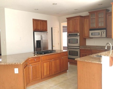 4415 Medallion Drive - Photo Thumbnail 10