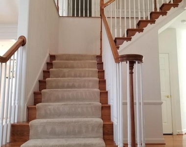 4415 Medallion Drive - Photo Thumbnail 2