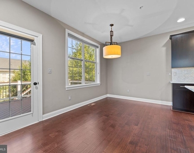 4500 Grazing Way - Photo Thumbnail 8