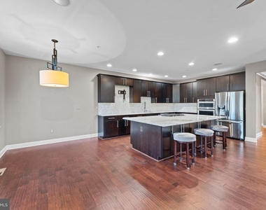 4500 Grazing Way - Photo Thumbnail 7