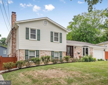 14204 Woodcrest Drive - Photo Thumbnail 2