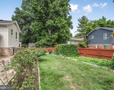 14204 Woodcrest Drive - Photo Thumbnail 5