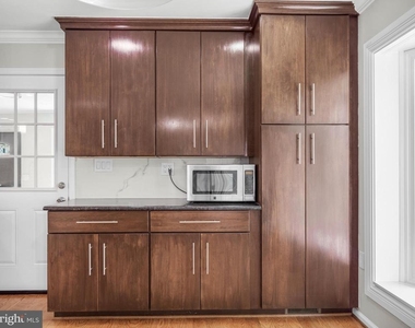 14204 Woodcrest Drive - Photo Thumbnail 10