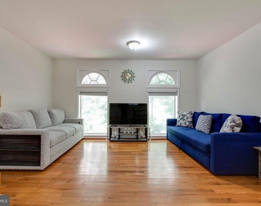 13547 Ambassador Drive - Photo Thumbnail 14
