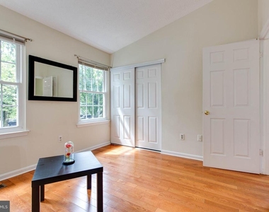 13547 Ambassador Drive - Photo Thumbnail 19