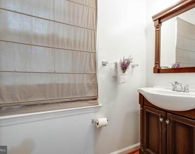 13547 Ambassador Drive - Photo Thumbnail 5