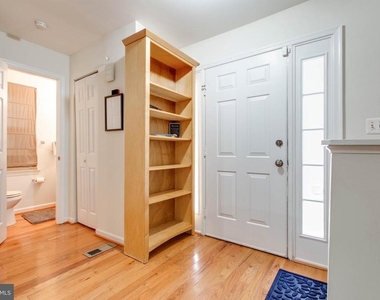 13547 Ambassador Drive - Photo Thumbnail 4