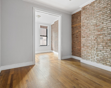 Mott St & Prince St - Nolita - Photo Thumbnail 4