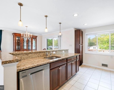 14236 Chadwick Lane - Photo Thumbnail 10