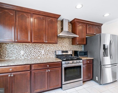 14236 Chadwick Lane - Photo Thumbnail 11