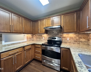 5620 Bridgetowne Way - Photo Thumbnail 2