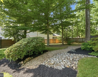 5902 Wilson Lane - Photo Thumbnail 39