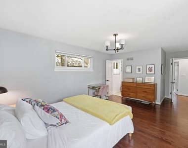 5902 Wilson Lane - Photo Thumbnail 16