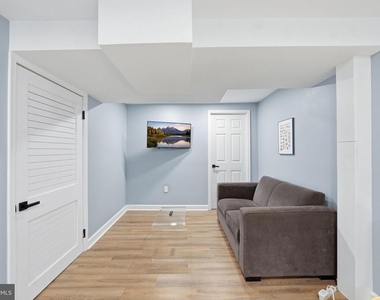 5902 Wilson Lane - Photo Thumbnail 32