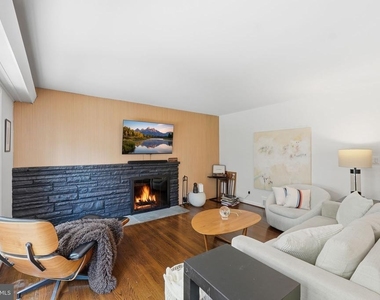 5902 Wilson Lane - Photo Thumbnail 10