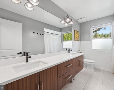 5902 Wilson Lane - Photo Thumbnail 20