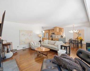5902 Wilson Lane - Photo Thumbnail 12