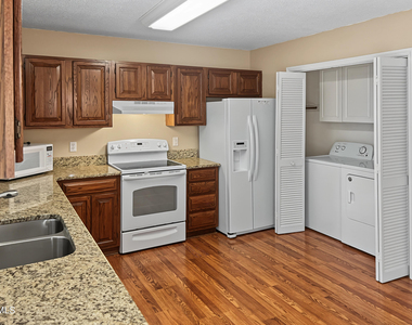 6749 Chauncey Drive - Photo Thumbnail 5