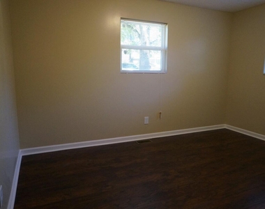 112 E Mciver Street - Photo Thumbnail 8