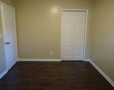 112 E Mciver Street - Photo Thumbnail 11