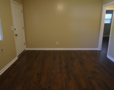 112 E Mciver Street - Photo Thumbnail 3