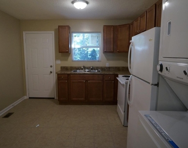 112 E Mciver Street - Photo Thumbnail 4