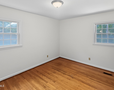 6909 Justice Drive - Photo Thumbnail 8