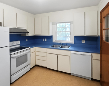 6909 Justice Drive - Photo Thumbnail 2