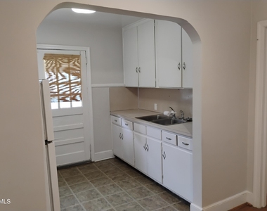 1007 Rosehill Avenue - Photo Thumbnail 7