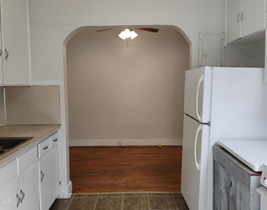 1007 Rosehill Avenue - Photo Thumbnail 5