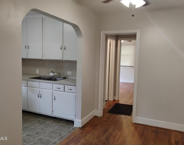 1007 Rosehill Avenue - Photo Thumbnail 4
