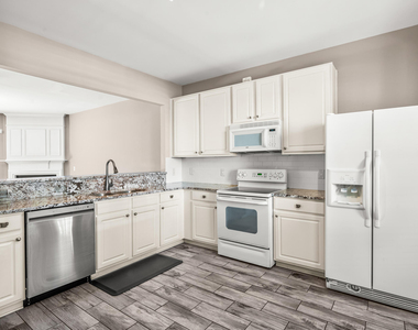 8139 Rhiannon Road - Photo Thumbnail 6