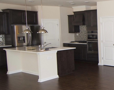920 Cozy Oak Avenue - Photo Thumbnail 8