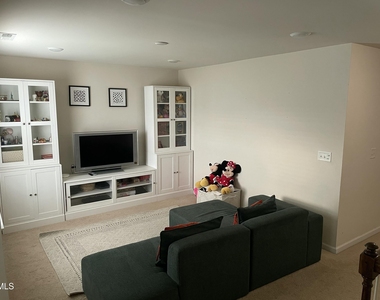 920 Cozy Oak Avenue - Photo Thumbnail 13