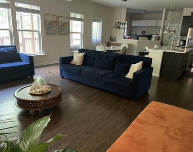 920 Cozy Oak Avenue - Photo Thumbnail 7