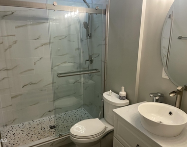 920 Cozy Oak Avenue - Photo Thumbnail 20