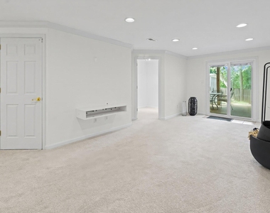 1905 Millington Square - Photo Thumbnail 13