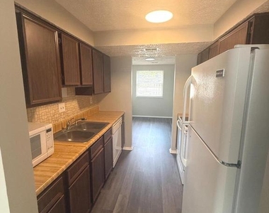 5752 Charstone Court - Photo Thumbnail 6