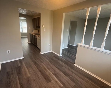 5752 Charstone Court - Photo Thumbnail 8