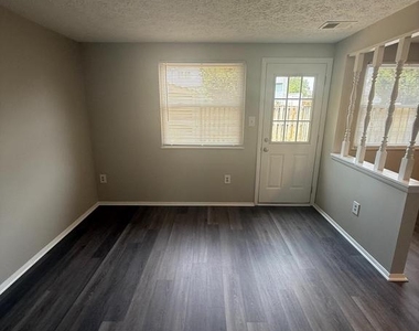 5752 Charstone Court - Photo Thumbnail 11