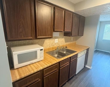 5752 Charstone Court - Photo Thumbnail 5