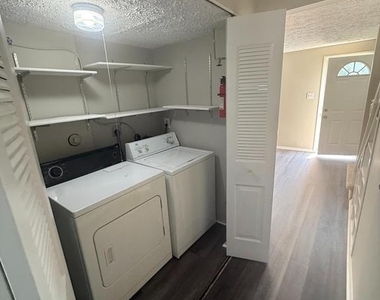 5752 Charstone Court - Photo Thumbnail 13