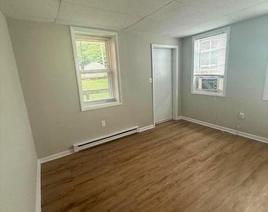 106 S Market Street - Photo Thumbnail 9