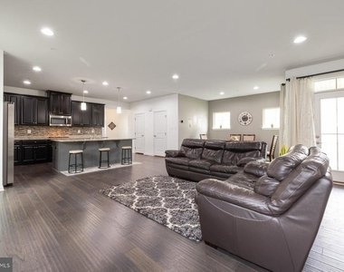 5861 Oakdale Village Road - Photo Thumbnail 2