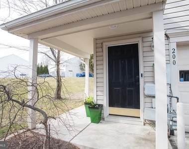 200 Toddson Lane - Photo Thumbnail 2