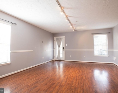 200 Toddson Lane - Photo Thumbnail 3